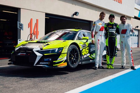 Rossi Se Estrena Como Piloto De Gt 003