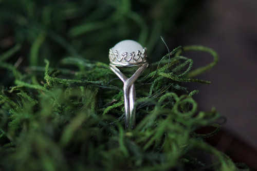 La última moda que está arrasando: joyas hechas con leche materna