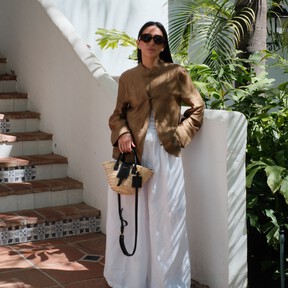 Mango rebaja los pantalones largos frescos y elegantes con los que no te asarás de calor este verano
