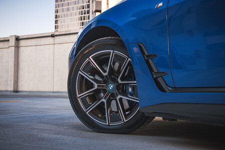 BMW i4 opiniones Mexico manejo 15