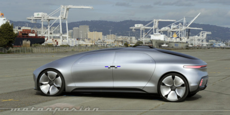 Mercedes-Benz F 015, toma de contacto