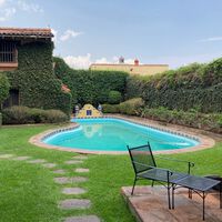 Adiós al cloro: este clorador salino con autolimpieza mantiene la piscina perfecta todo el verano sólo con sal