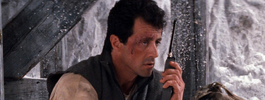 Hoy sería impensable hacerlo sin CGI, hace 32 años Stallone pagó un millón de dólares de su bolsillo para que lo rodaran a 4.500 metros de altura
