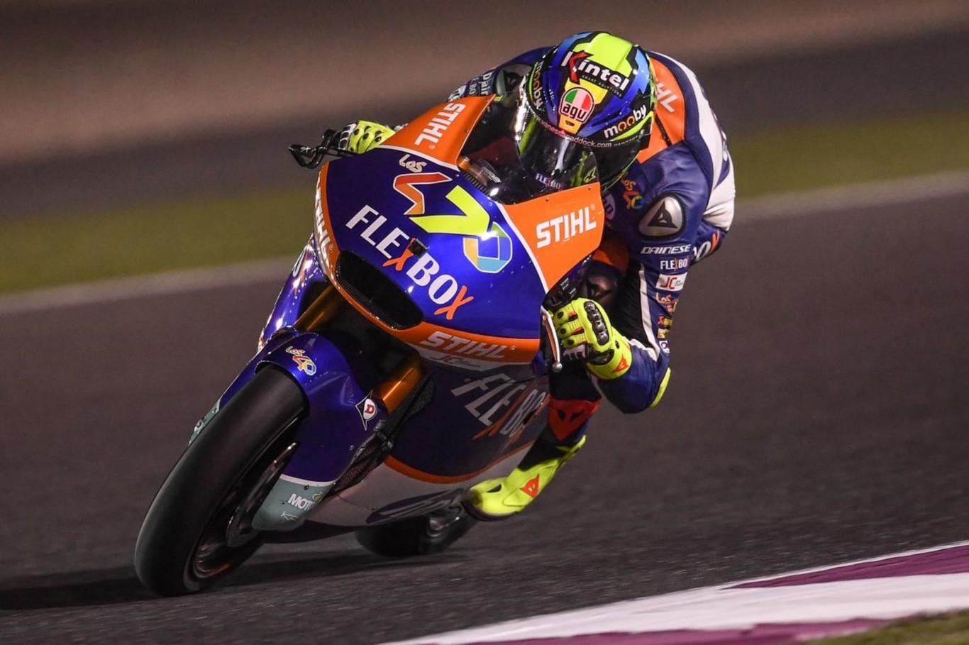 Impresionante estreno de Moto2: Baldasarri le gana por 26 milésimas a Thomas Luthi