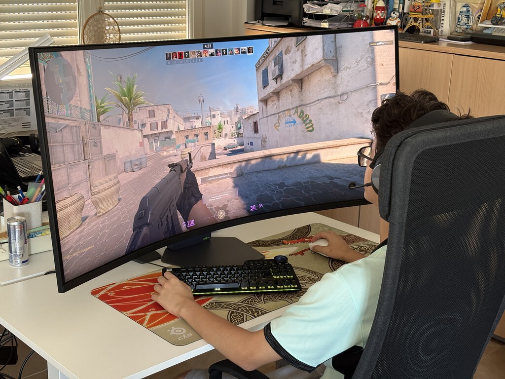He pasado un mes jugando frente a un monitor curvo de 52 pulgadas. Y ahora lo quiero pero no solo para jugar