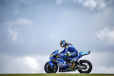 Álex Rins derriba el estratosférico crono de Andrea Dovizioso y Jorge Lorenzo sufre el primer día en Sepang