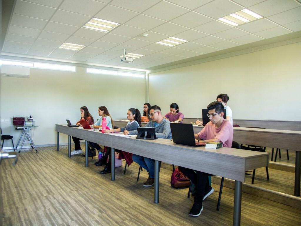 México promete un millón de nuevos lugares en universidades, pero el sistema apenas cubre a la mitad 