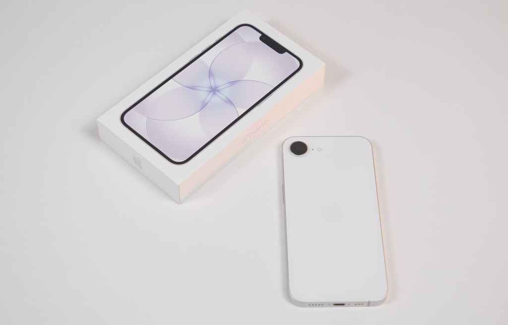 La peor pesadilla del iPhone 17e no está en Android. La tiene en casa por solo 50 euros de diferencia 