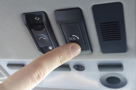 Cómo funciona la llamada de emergencia automática eCall (obligatoria en los coches nuevos el 1 abril)