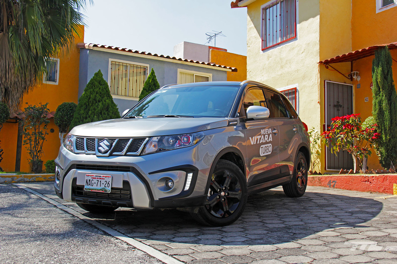 Probamos el Suzuki Vitara Turbo, el SUV como siempre debió ser