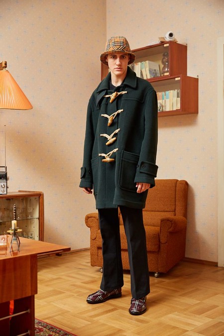 Gosha Rubchinskiy lanza una segunda colaboración con Burberry con los cuadros de la firma como protagonistas