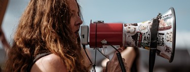 Amazon aplica técnicas de propaganda social para reforzar su imagen