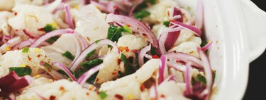 La cena fresca, rica en proteínas y baja en hidratos, que puedes preparar con un ingrediente y los vegetales que tengas en casa