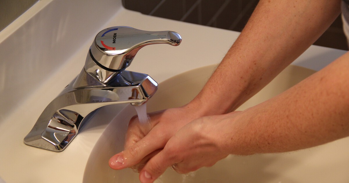 Que el agua del grifo de tu casa sea dura o blanda es más importante de lo que parece: así nos afecta en el uso diario