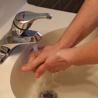 Que el agua del grifo de tu casa sea dura o blanda es más importante de lo que parece: así nos afecta en el uso diario 