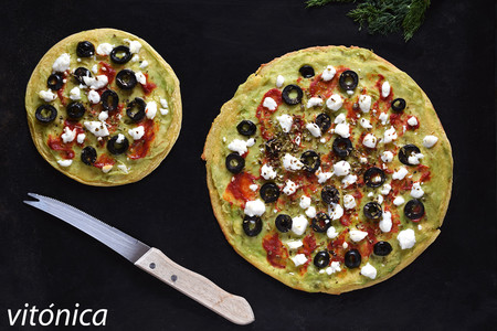 Pizzetas de harina de garbanzos con crema de aguacate: receta saludable