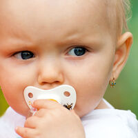 Me arrepiento de haberle puesto pendientes a mis hijas: no lo volvería a hacer 