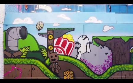 Cuatro artistas grafiteros transforman un enorme almacén del sur de Londres de 371 metros cuadrados en una historia de Little big planet