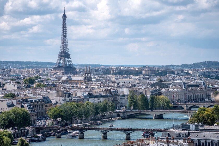 La Tour Eiffel Vue De La Tour Saint Jacques Paris Aout 2014 2
