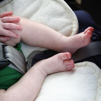Estas son las cosas que no debes hacer en verano cuando utilices la silla de coche de tu hijo