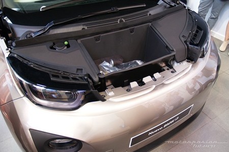 BMW i3 pequeño maletero delantero