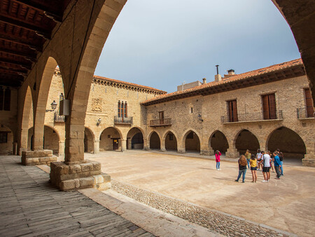 Plaza Mayor De Cantavieja