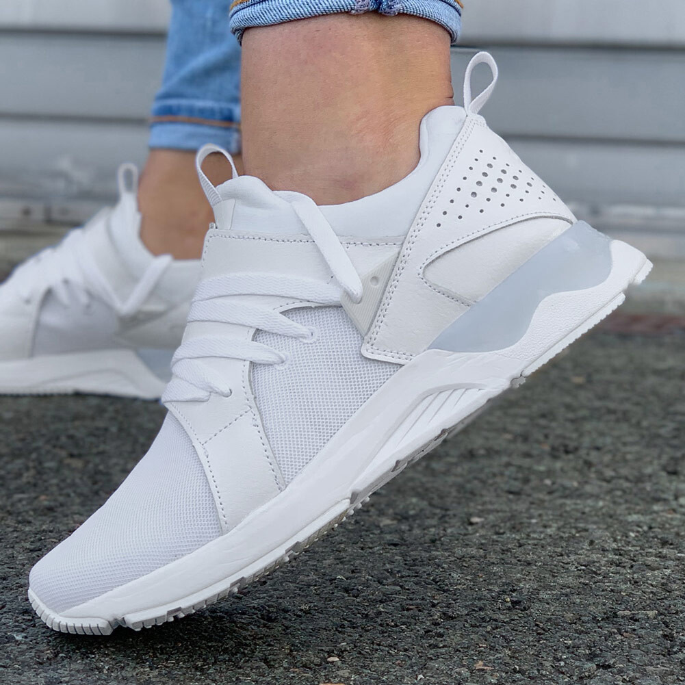 Chollazo en las zapatillas ASICS GEL-Lyte V Sanze: pueden ser nuestras por  39,99 euros en Deporte Outlet – Celulares, smartphones y tablets