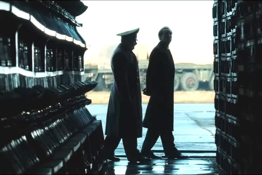 Esta película de Nicolas Cage compró 3.000 AK-47 reales y luego le dedicó uno de los mejores monólogos que tiene un arma en el cine