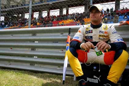 En Renault le exigen una rápida reacción a Piquet