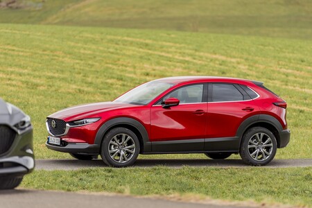 Probamos el Mazda CX-30 e-skyactiv x: consumos y tecnología de diésel en un gasolina con 186 CV muy discretos