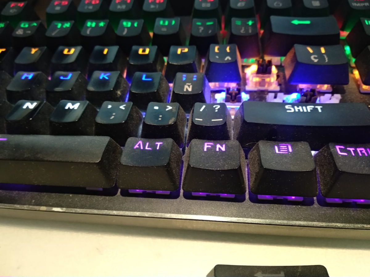 Limpiar la pantalla, teclado y ratón en tiempos de Coronavirus, ¿cómo debemos hacerlo?