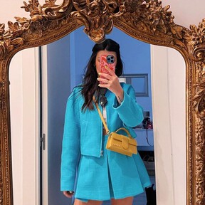 El bolso más deseado de Jacquemus en color mantequilla tiene (casi) 200 euros de descuento en este outlet de lujo 