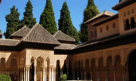 Visita Granada y ahorra adquiriendo el bono turístico