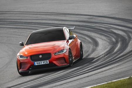 Jaguar Xe Sv Project 8 4