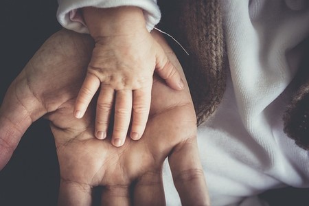 Todo lo que debes saber sobre los nuevos permisos de paternidad siendo autónomo
