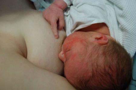 "No nos separes": iniciativa para promover la lactancia materna en el Hospital de Torrevieja