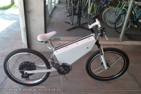 http://www.motorpasion.com.mx/motos/hybridus-la-nueva-bici-moto-electrica-hecha-completamente-en-mexico