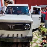 Tlaxcala lanza el primer auto eléctrico ensamblado en el estado: cuesta 90 mil pesos y se carga con un enchufe de casa