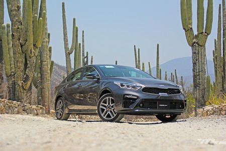 Manejamos el KIA Forte GT Sedán, el Forte que te deja una sonrisa "Fortísima"