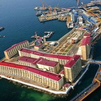 2 mil habitantes, hotéis e campo de futebol: URSS construiu cidade em plataforma de petróleo sobre mina de ouro negro 