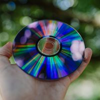 En 2003 una empresa quiso revolucionar el mercado de los DVD con una idea de bombero: discos que caducaban