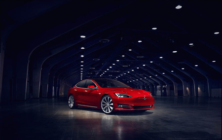 El Tesla Model S 100D alardea de 600 km de autonomía a pesar de un 0 a 100 km/h en 4,4 segundos