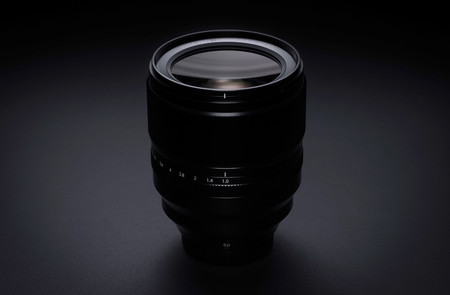 Fujinon XF 50mm F1.0 R WR, nueva óptica ultraluminosa para la serie Fujifilm X que presume de ser la primera ƒ1.0 con AF