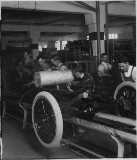 Montaje Ford Model T - 1913