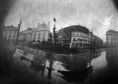 Fotolateras, latas en busca y captura de fotografías muy especiales