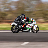 Dos hombres han batido un récord Guinness de velocidad con una Suzuki Hayabusa. Lo mejor es que ni siquiera lo estaban intentando 