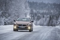 Volvo añade un nuevo motor a la gama V40 y aumenta la oferta de motores con tracción total 