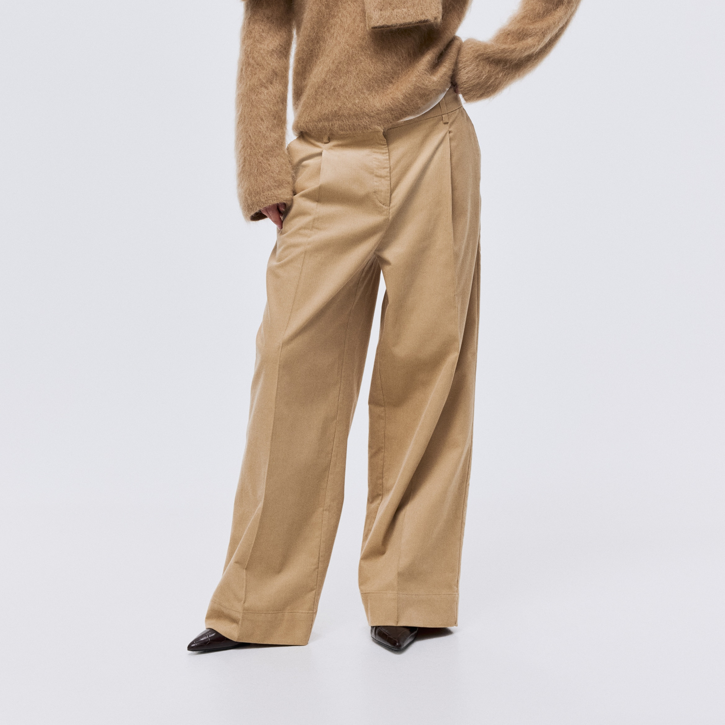 Pantalón amplio de pana