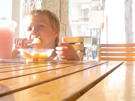Comer en familia reduce el riesgo de trastornos alimenticios y obesidad infantil