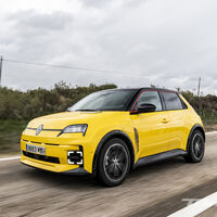 El peor enemigo para algunos es el mejor aliado de otros. La depreciación del coche eléctrico puede ser la mejor forma para abandonar el coche de gasolina 